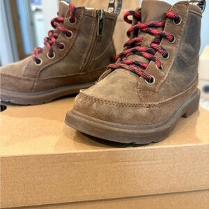 Ugh Robley weather boot